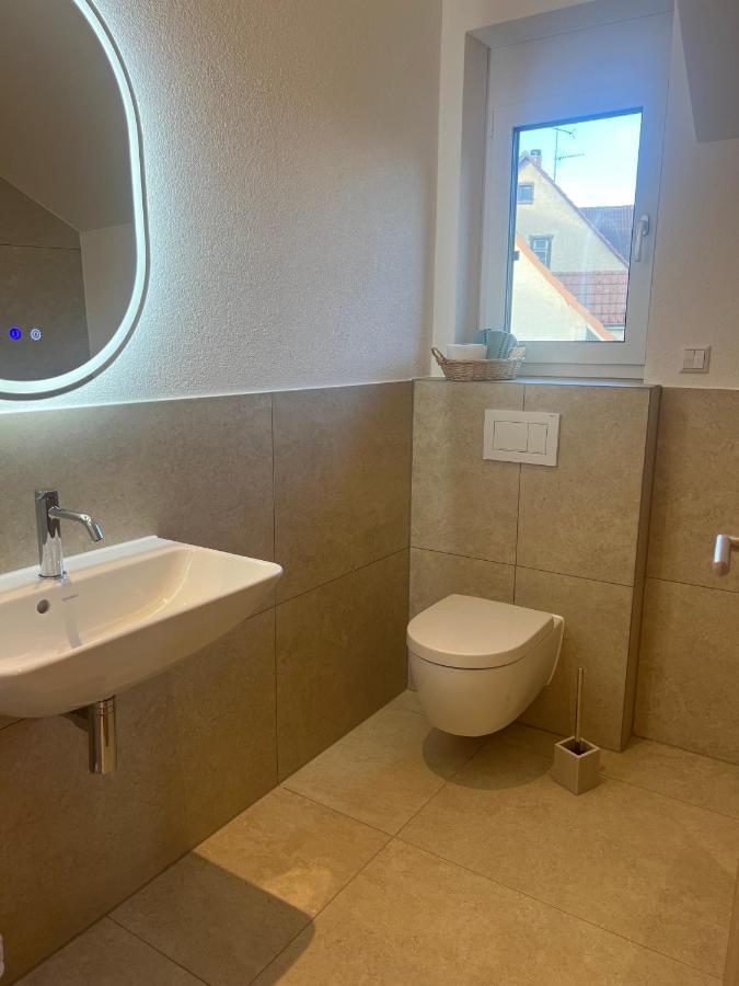 Ferienwohnung, 1-zimmer, 1-3 Personen, 31 Qm, Mit Balkon, In Ruhige Lage, Direkt An Der Aach Singen