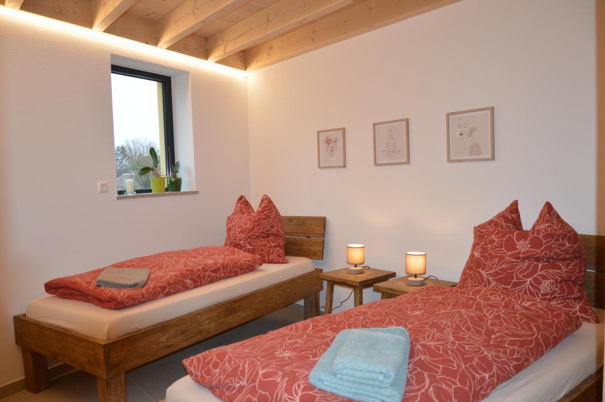 Ferienwohnung, 1-zimmer, 1-3 Personen, 31 Qm, Mit Balkon, In Ruhige Lage, Direkt An Der Aach *