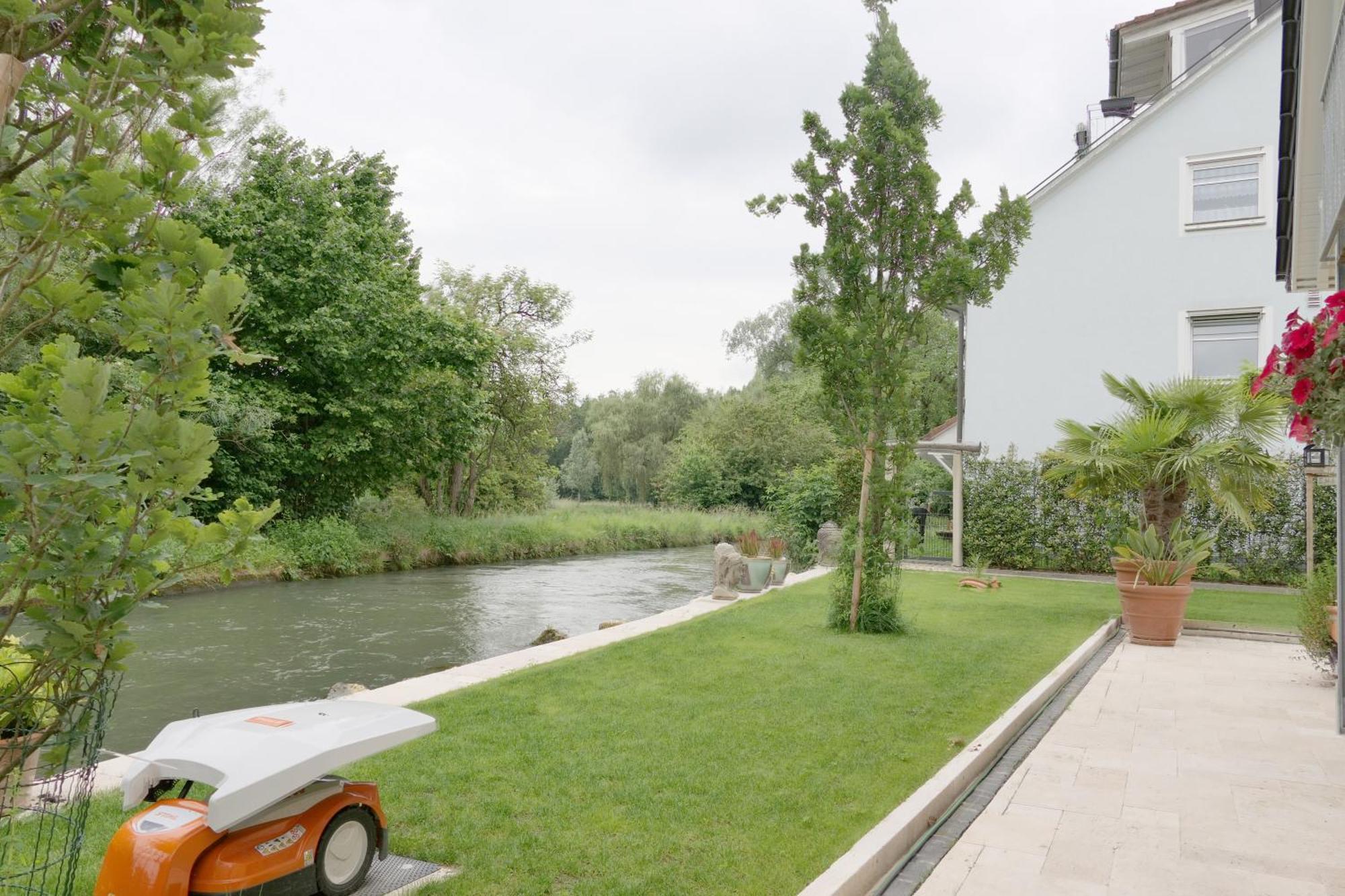 Apartamento Ferienwohnung, 1-zimmer, 1-3 Personen, 31 Qm, Mit Balkon, In Ruhige Lage, Direkt An Der Aach