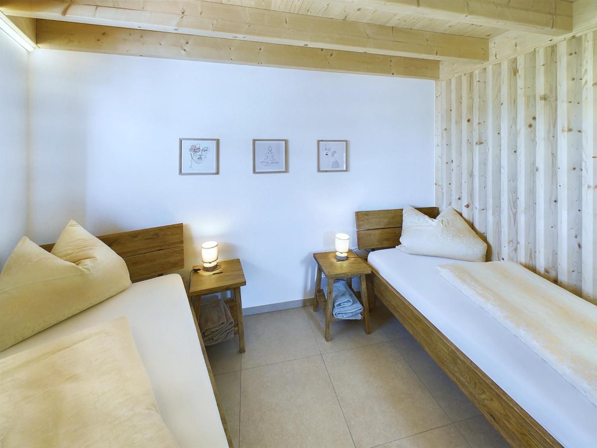 Ferienwohnung, 1-zimmer, 1-3 Personen, 31 Qm, Mit Balkon, In Ruhige Lage, Direkt An Der Aach *